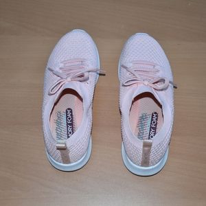 Comfy Skechers slip on sneakers